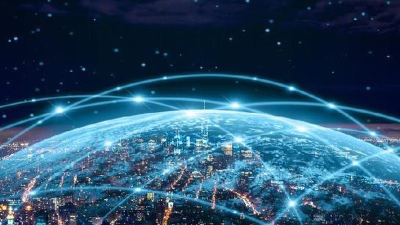 OA协同办公免费版与付费版：功能差异与适用场景解析